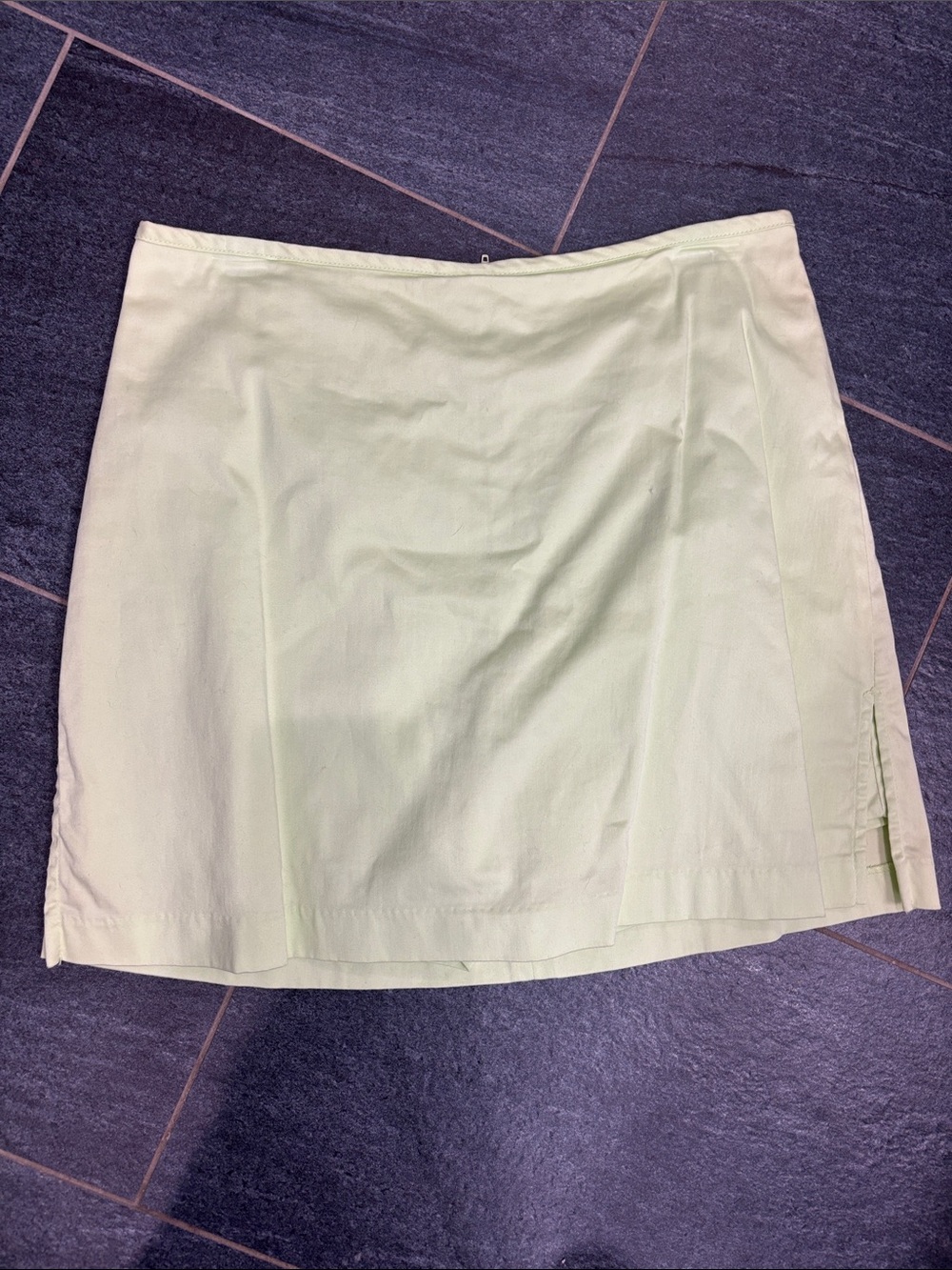 Women’s Light Green mid rise skort